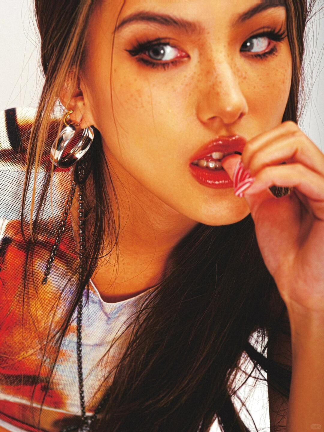 "From Nostalgia to Global Sparkle: How Y2BLING is Inspired by China's Creative Boom!"