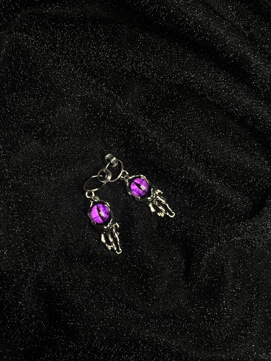 Cthulhu’s Tear Ear Cuffs | Gothic Eye & Occult Glow (Limited Edition)