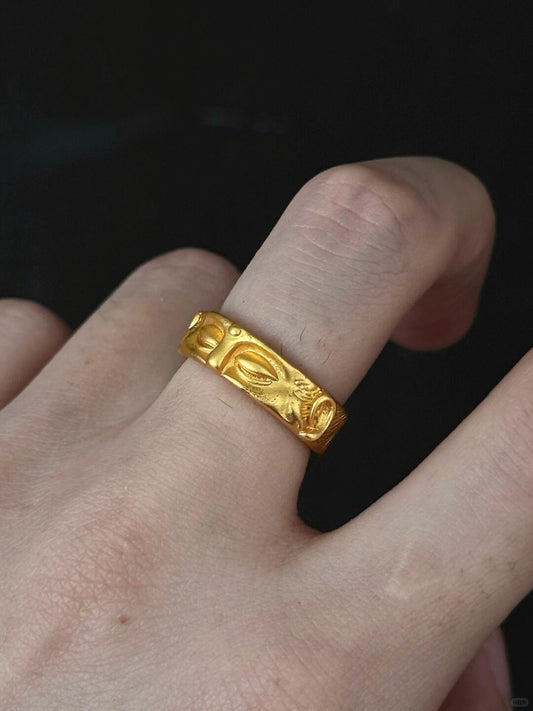 Selfless Compassion | Bodhisattva’s Gaze Mindfulness Statement Ring (Y2K Limited)