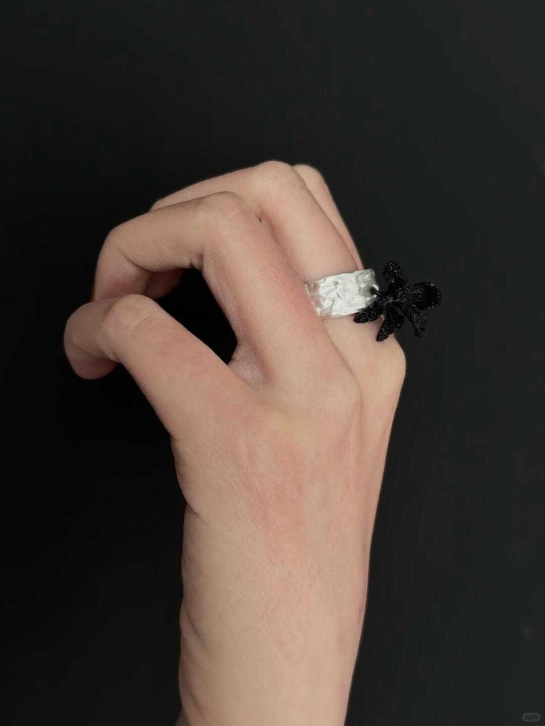 Burnt Leaf Ring | Eternal Bloom & Poetic Design (Limited Edition)