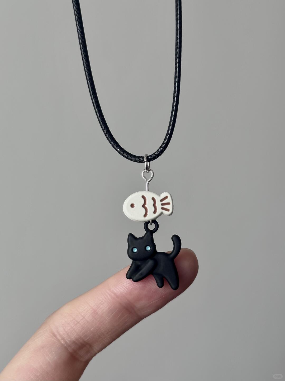 Kitten’s Dried Fish Habit | Novelty Fish Bone Charm Necklace (Y2K Limited)