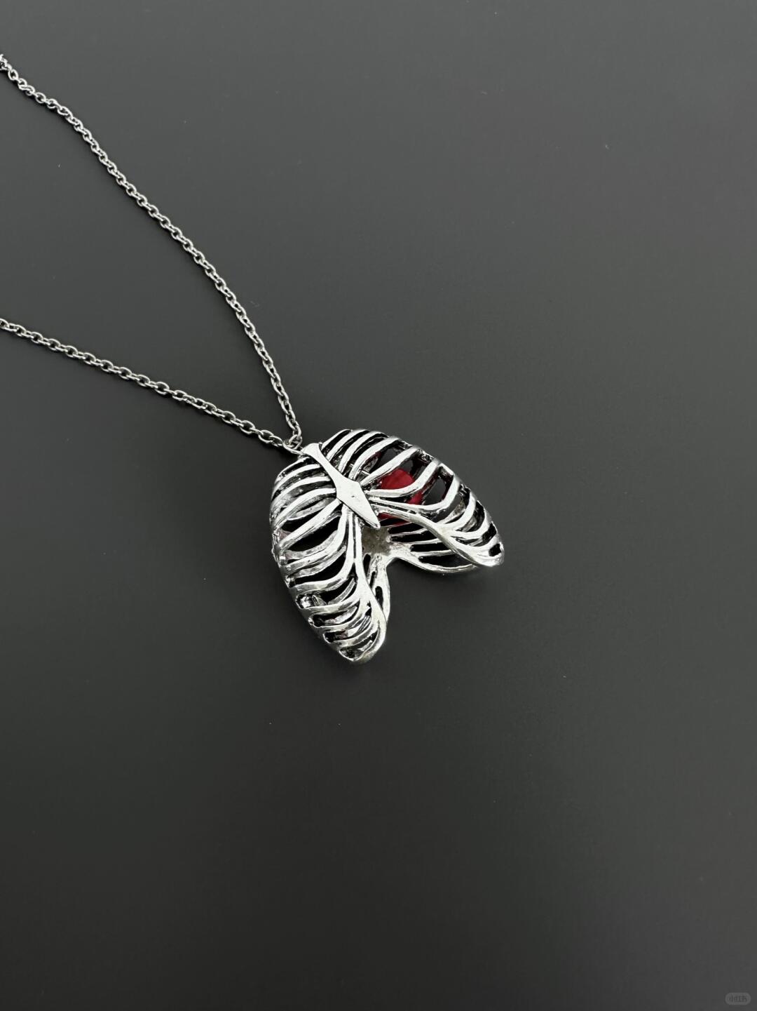 Warm Heart Necklace | Gothic Elegance & Soulful Design (Limited Edition)