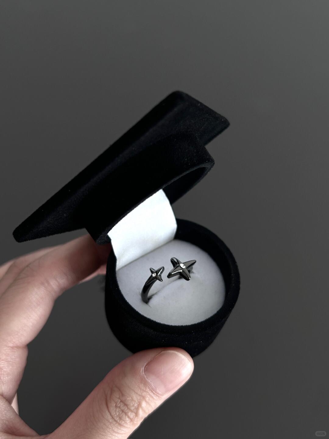 Graduation Ring Box | Sentimental Keepsake for New Beginnings (Limited Edition)