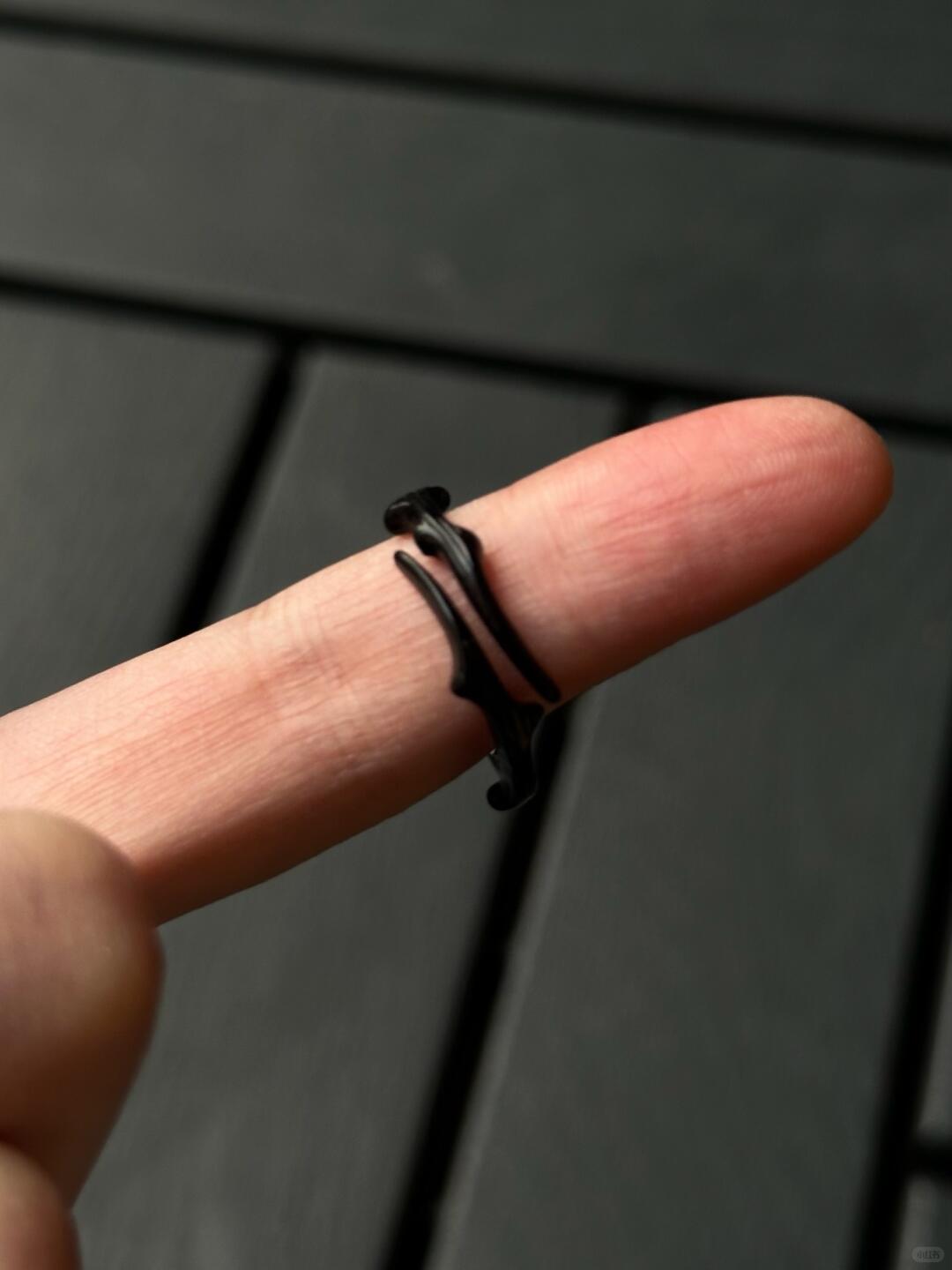 Venom Ring | Dark Fluidity & Bold Elegance (Limited Edition)