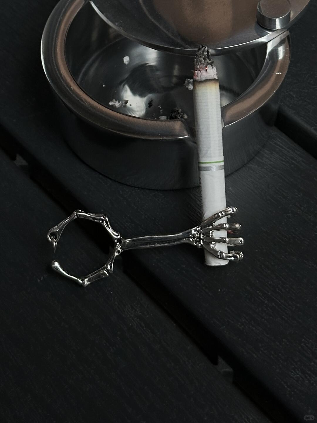 Gifted Moment | Unwrapped Delight Ring for Y2K Celebration (Limited)