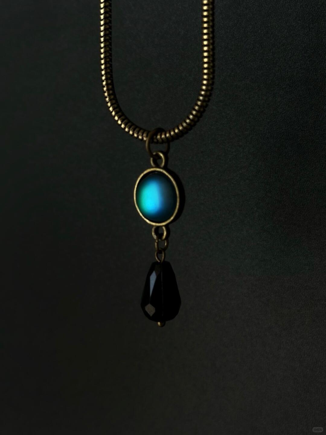 Akela Pūrṇ Necklace | Singular Wholeness Pendant (Limited Edition)