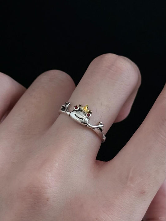 Crown’s Secret Key | Monarchical Gaze Statement Ring (Y2K Limited)