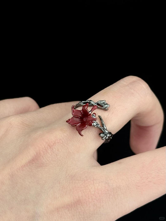 Datura Stramonium | Broken Mandrake Flower Statement Ring (Y2K Limited)