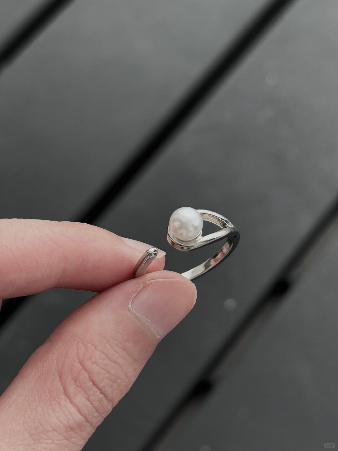 Pearl of Moonlight | Moonlit Shell Tear Ring (Y2K Limited)