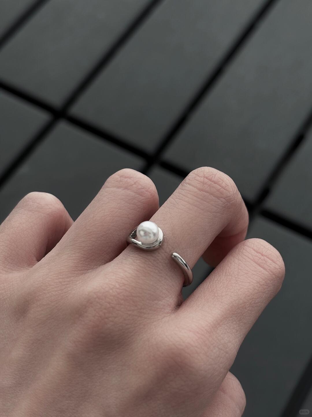 Pearl of Moonlight | Moonlit Shell Tear Ring (Y2K Limited)