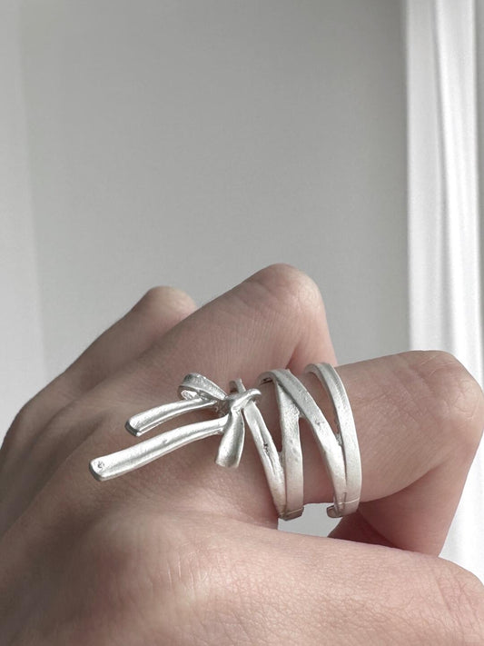 Pure White Overture Ring | Elegant Ribbon & Poetic Design (Limited Edition)