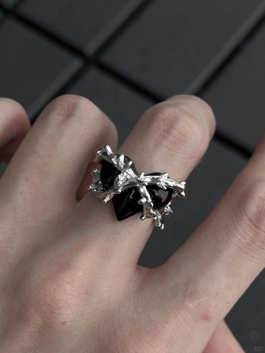 Sorrowful Heart | Thorn-Pierced Black Heart Statement Ring (Y2K Limited)