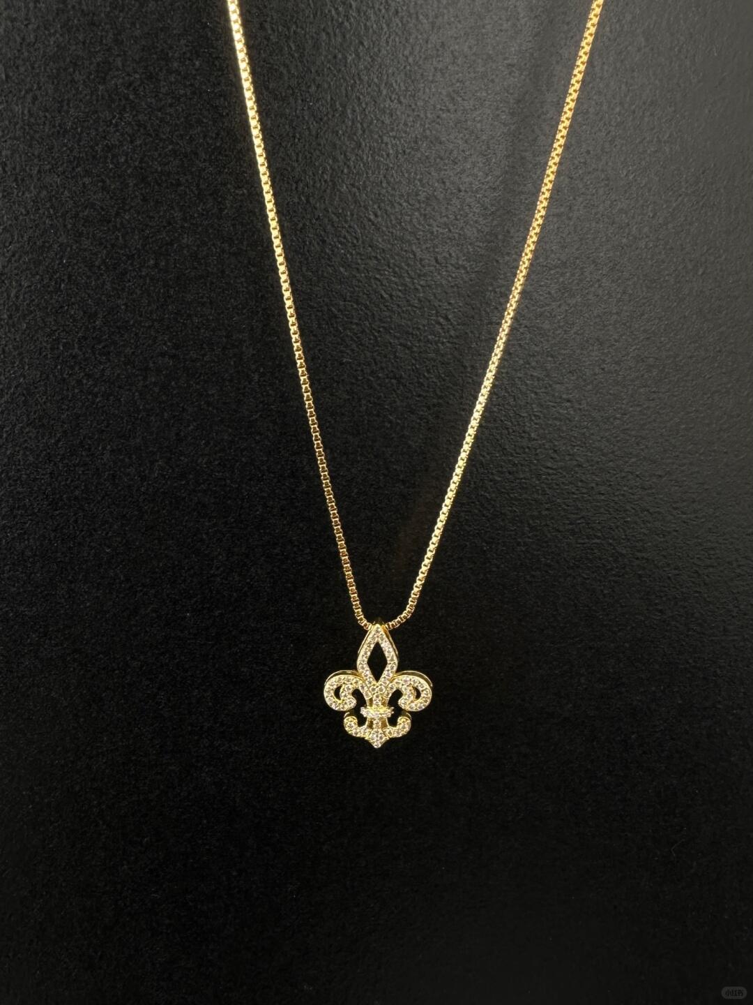 Iris Necklace | Vintage Night Elegance & Handcrafted Design (Limited Edition)
