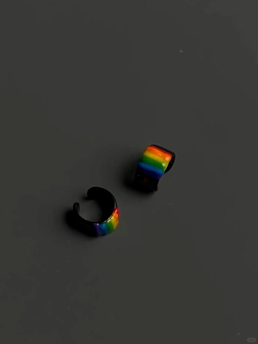 Rainbow Aurora | No-Pierce Prism Ear Cuff (Y2K Limited Release)