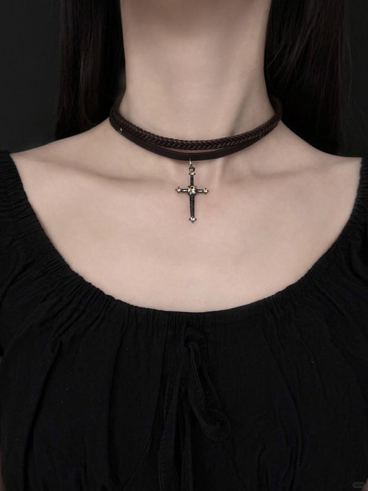 The Haunting Elegance of Мой рассвет Necklace: A Gothic Nightmare