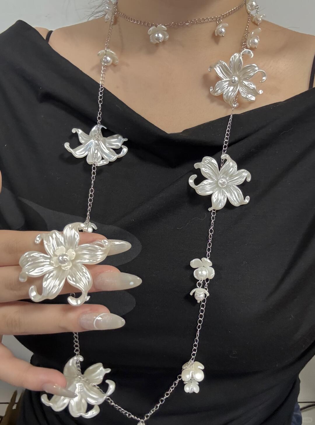 Bloom Phase Necklace/Body Chain | 130 cm Pearl-Flower Glow (Limited Edition)