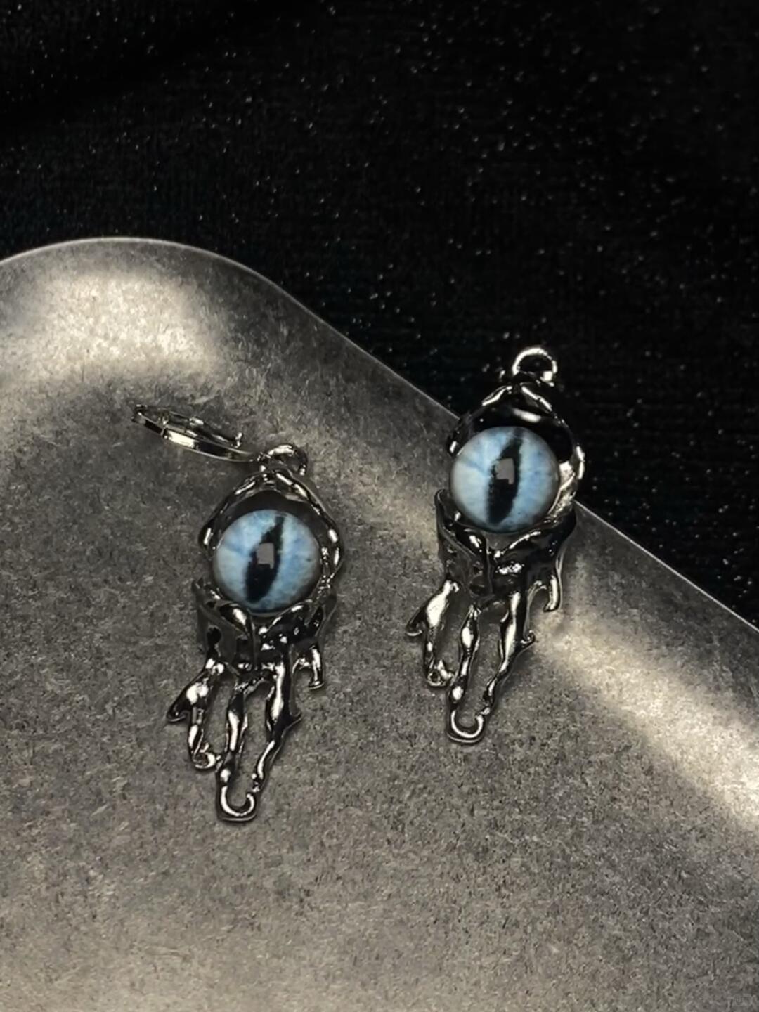Cthulhu’s Tear Ear Cuffs | Eldritch Eye & Minimal Dark Glow (Limited Edition)