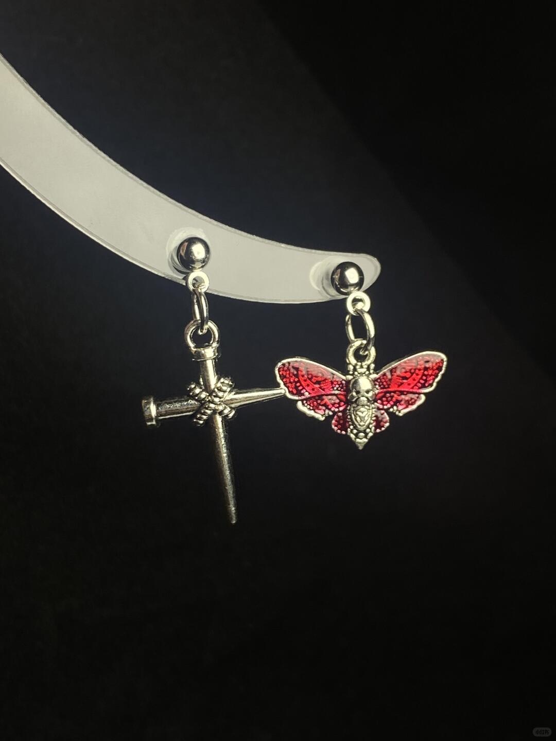 Y2Bling Silent Lamb Stud Earrings | Silent Lamb (Limited Edition)