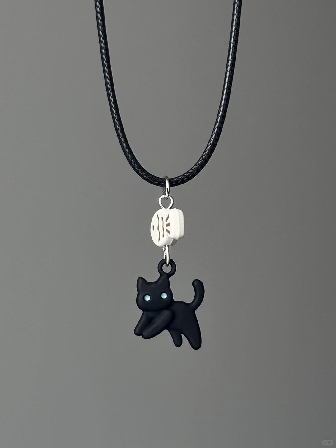 Kitten’s Dried Fish Habit | Novelty Fish Bone Charm Necklace (Y2K Limited)