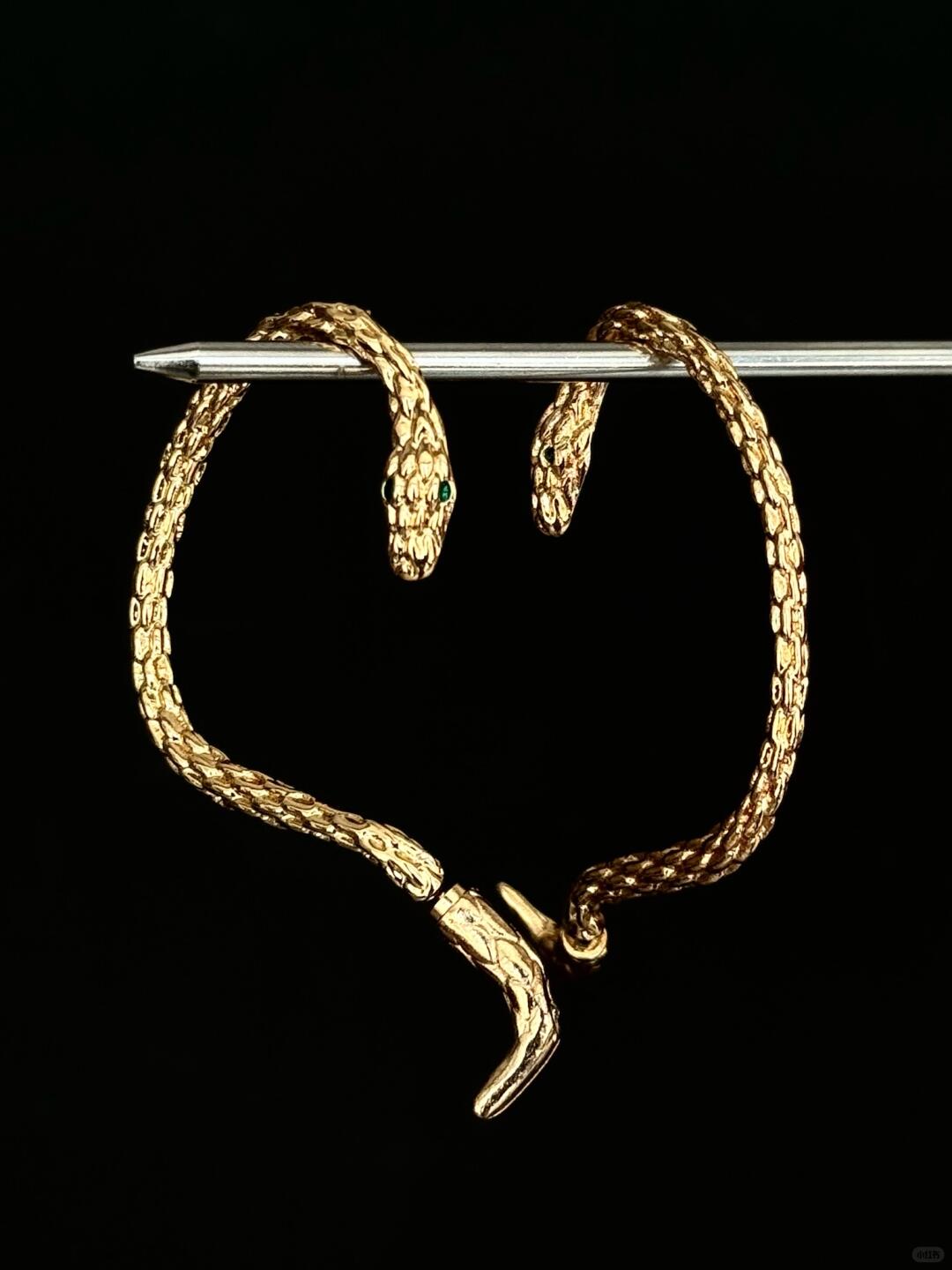 Breathtaking Love｜Snake Embrace Stud Earrings (Y2K Limited)