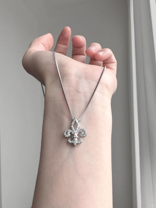 Florence Iris Necklace | Romantic Elegance & Timeless Beauty (Limited Edition)