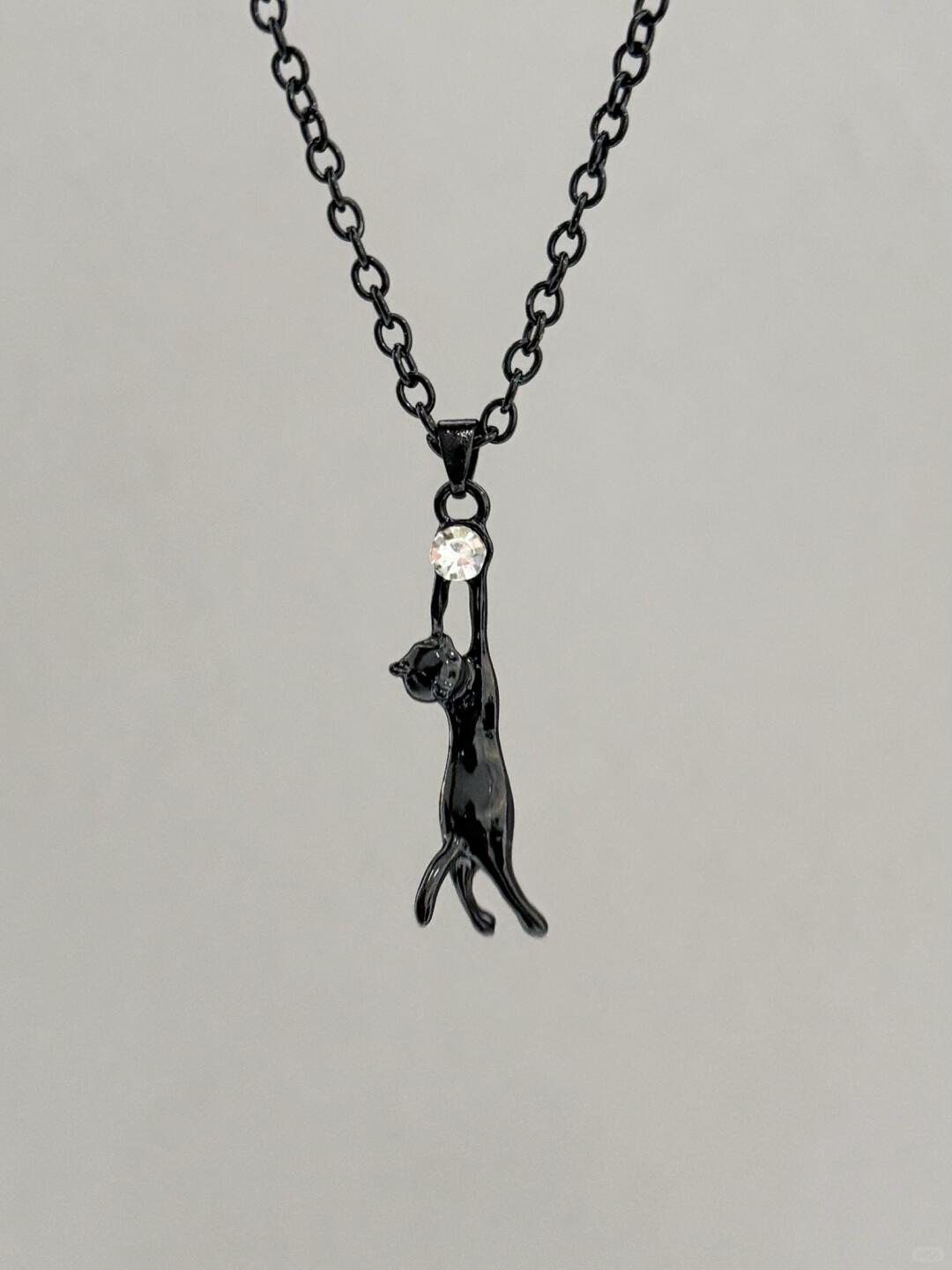 Shiny Stone Necklace | Playful Feline Charm (Limited Edition)