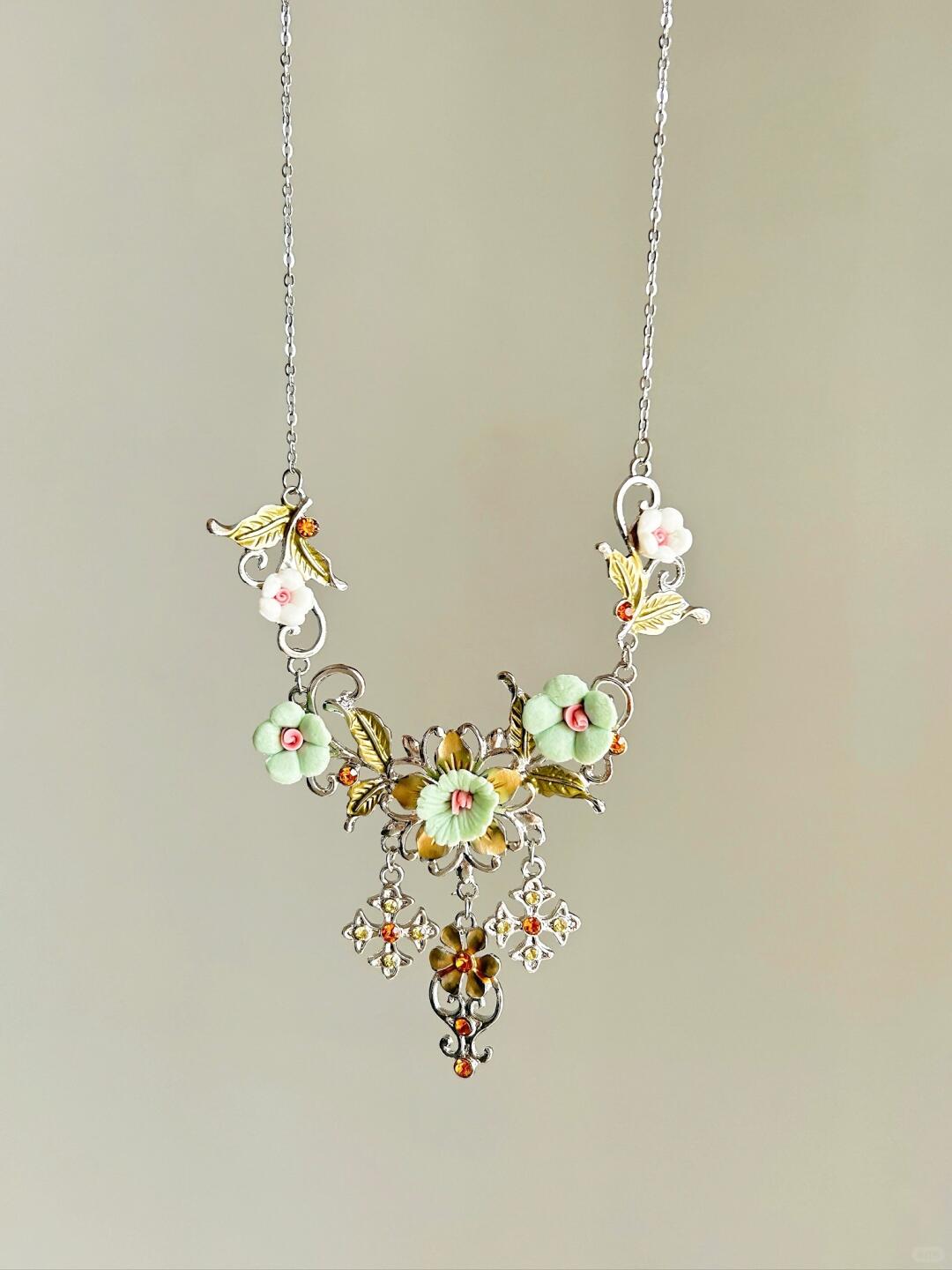 Flower Note Necklace | Vintage Elegance & Poetic Charm (Limited Edition)