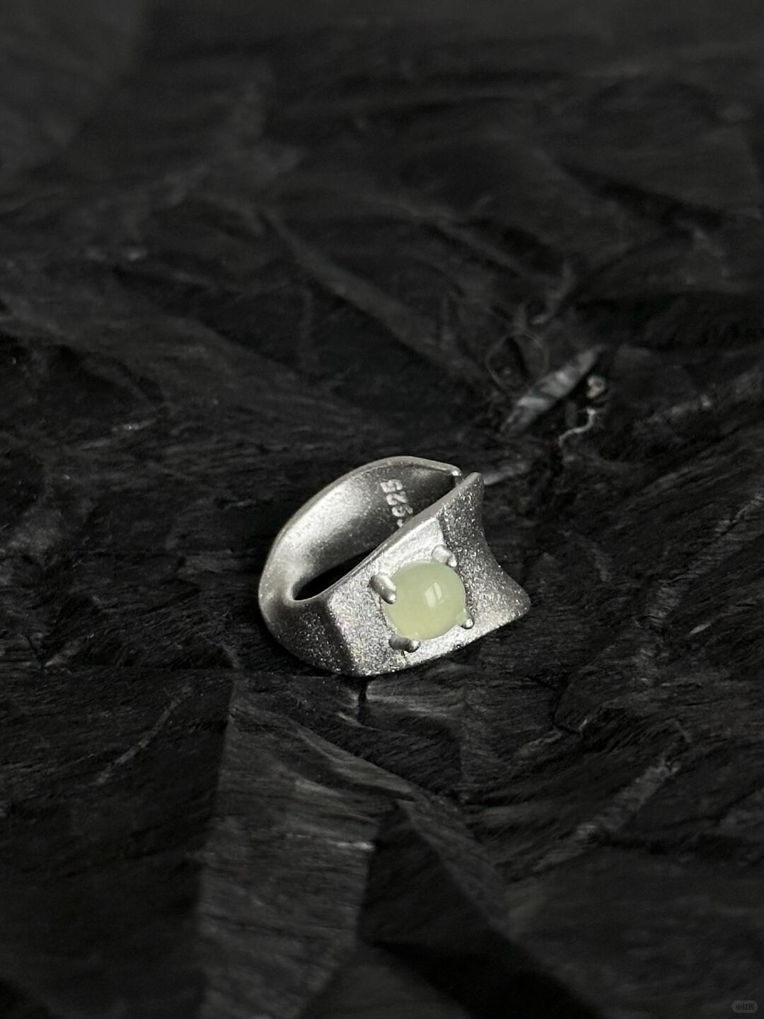 Green Is the Heart of Spring | Oakmoss Minimalist Ear Cuff Clip