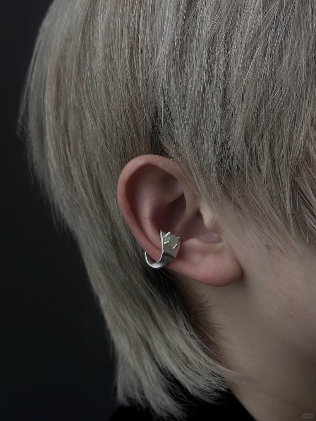 Green Is the Heart of Spring | Oakmoss Minimalist Ear Cuff