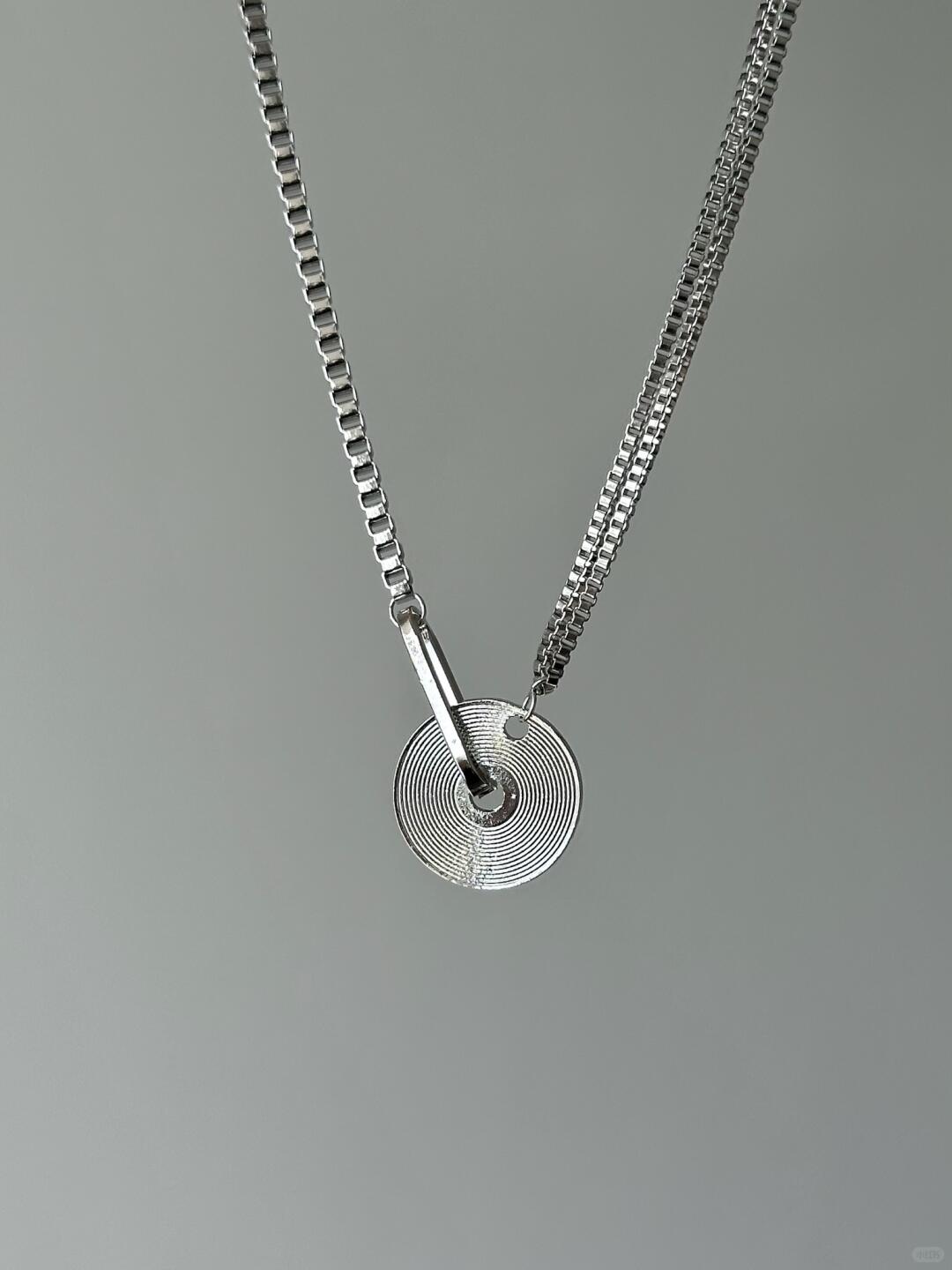 Vinyl Record Necklace | Y2K Vintage Charm (Limited Edition)