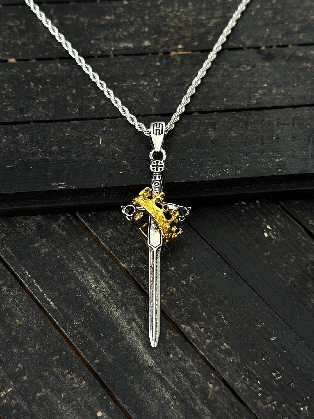 Thorn Crown Necklace | Gothic Elegance & Power (Limited Edition)
