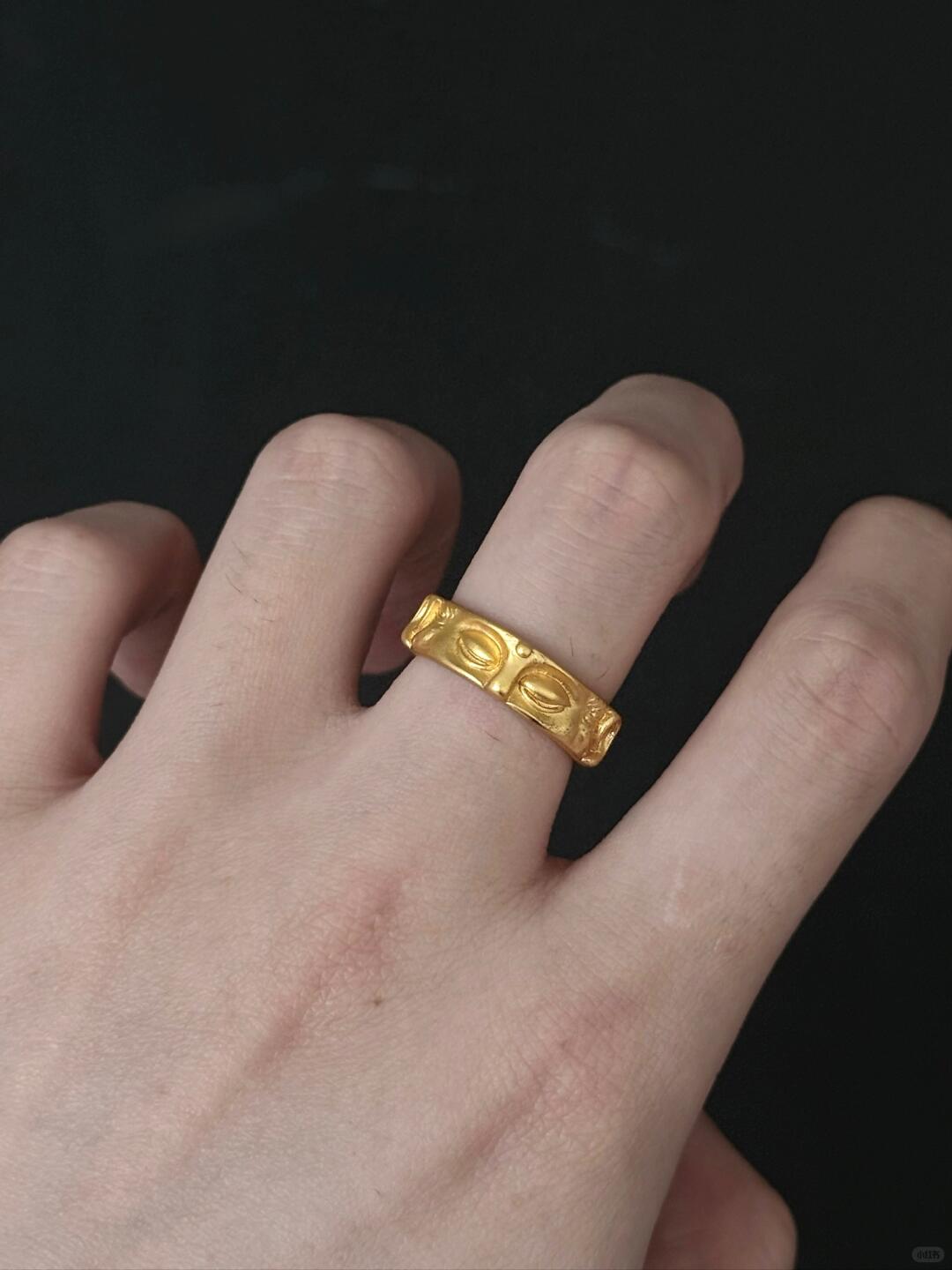 Selfless Compassion | Bodhisattva’s Gaze Mindfulness Statement Ring (Y2K Limited)