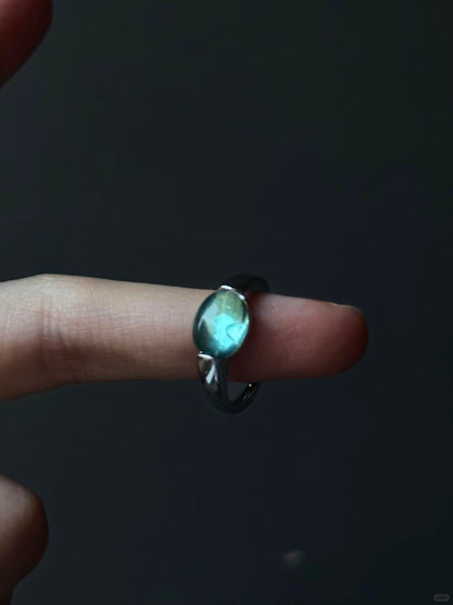Hidden Light in Green | Autumn Reverie Ring (Y2K Limited)