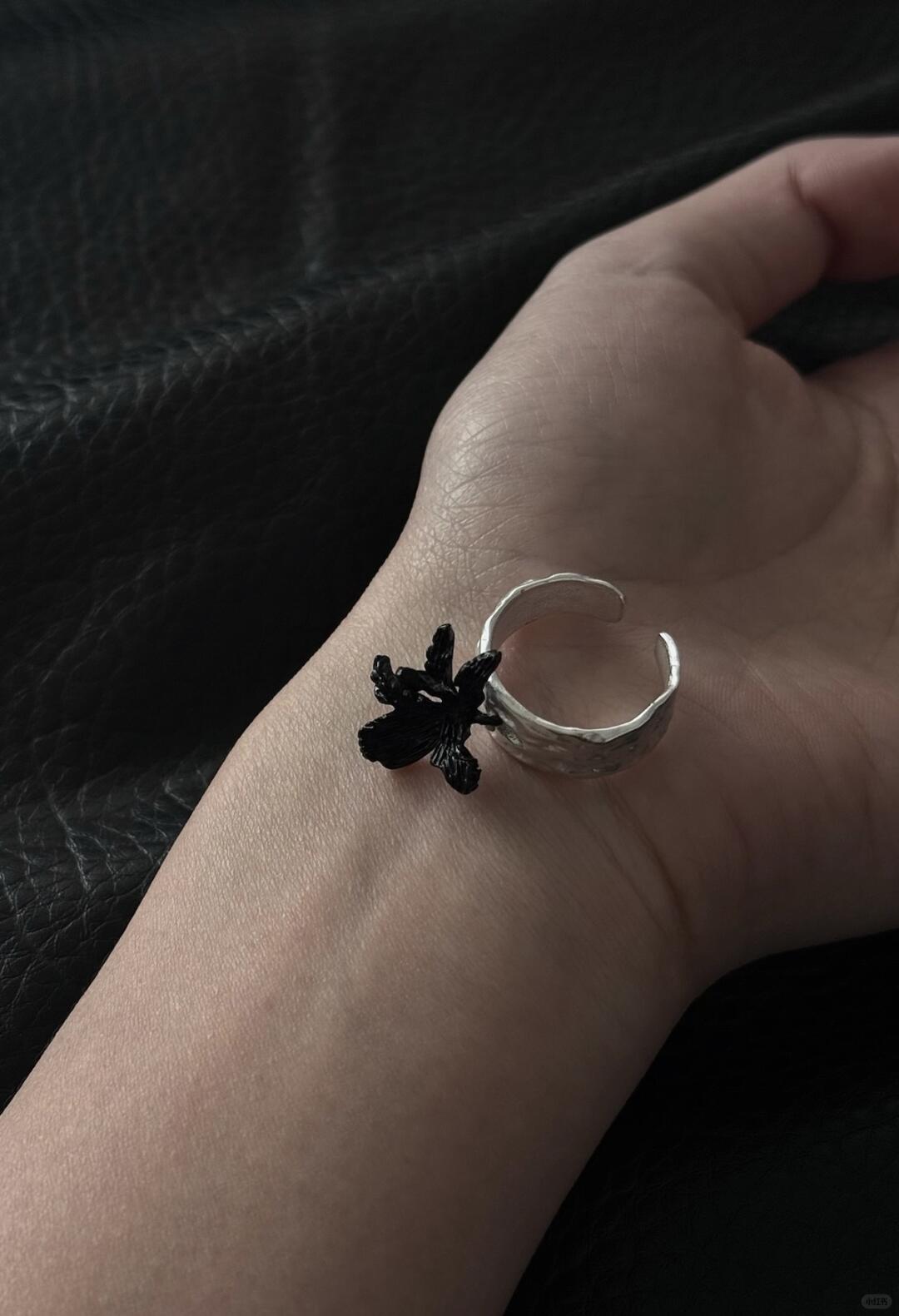 Burnt Leaf Ring | Eternal Bloom & Poetic Design (Limited Edition)