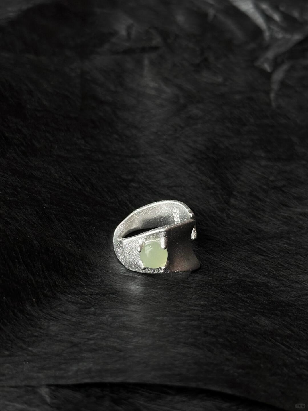 Green Is the Heart of Spring | Oakmoss Minimalist Ear Cuff