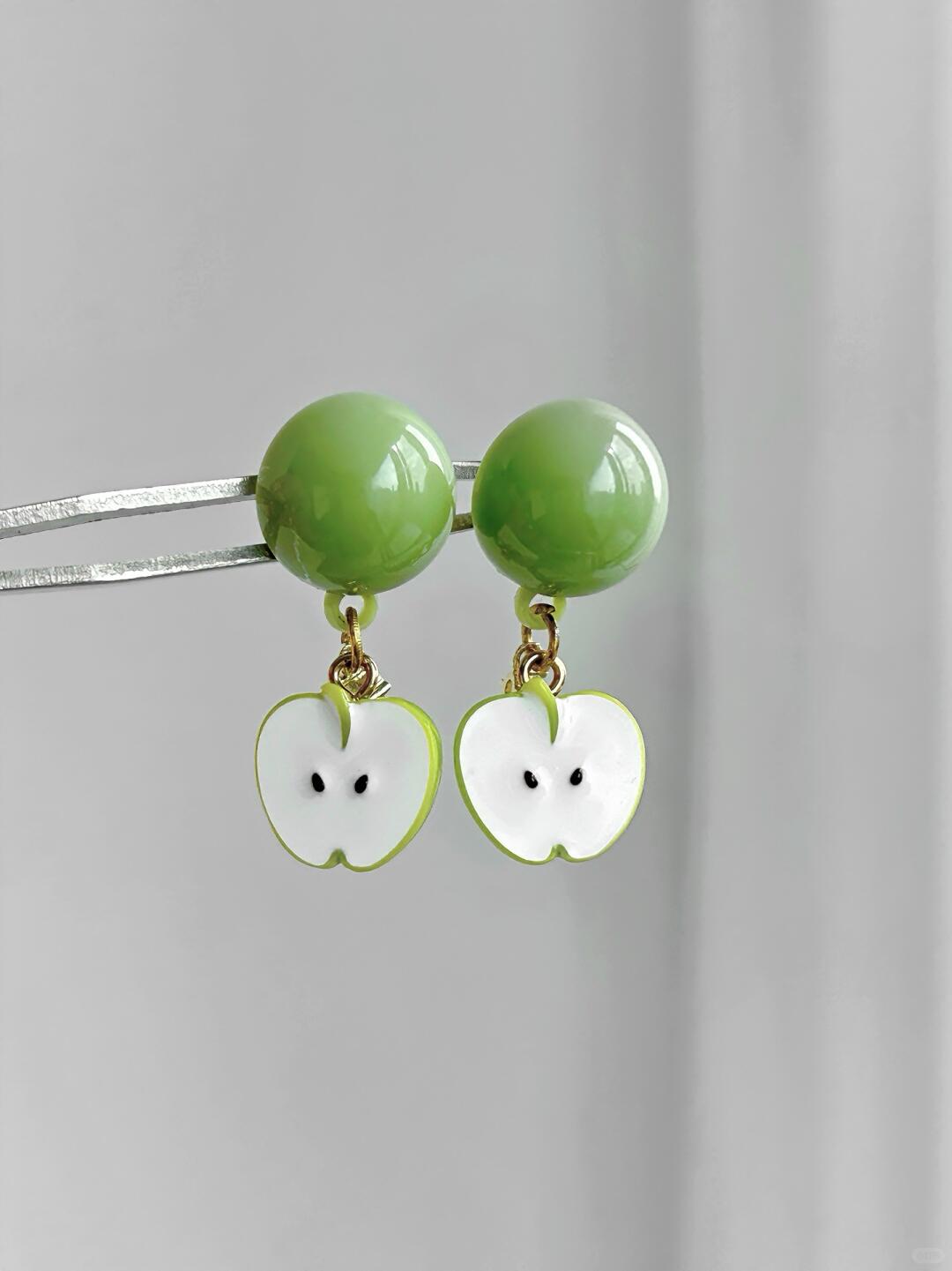 Green Apple Earrings | Youthful Charm & Nostalgia (Limited Edition)