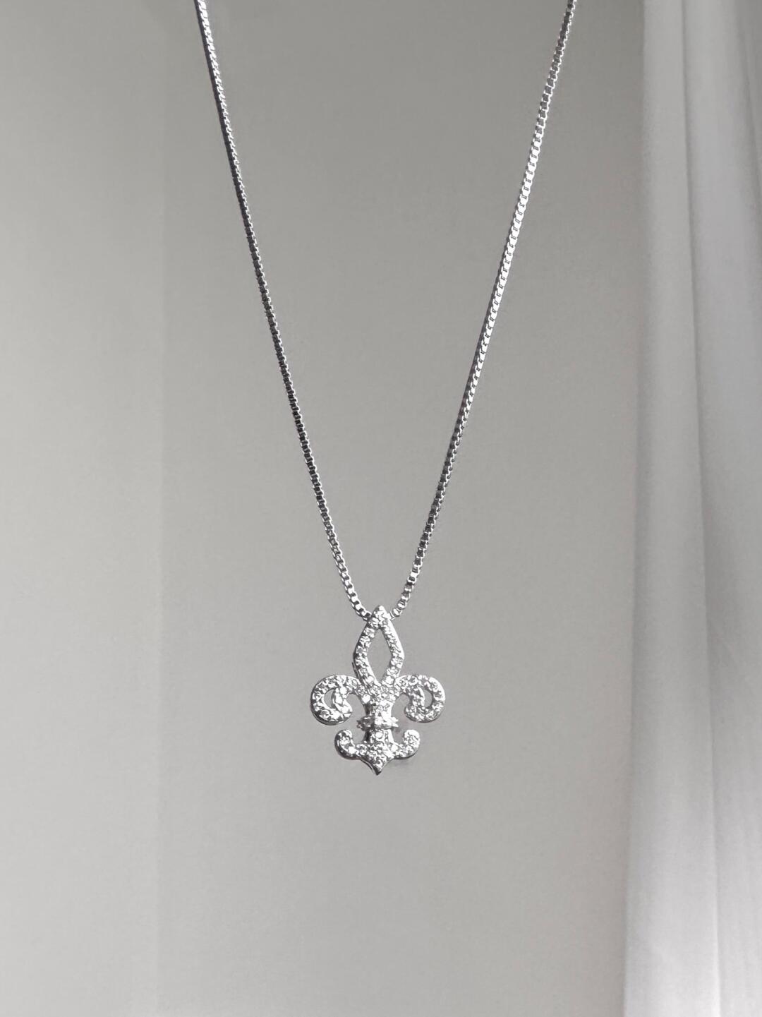 Florence Iris Necklace | Romantic Elegance & Timeless Beauty (Limited Edition)