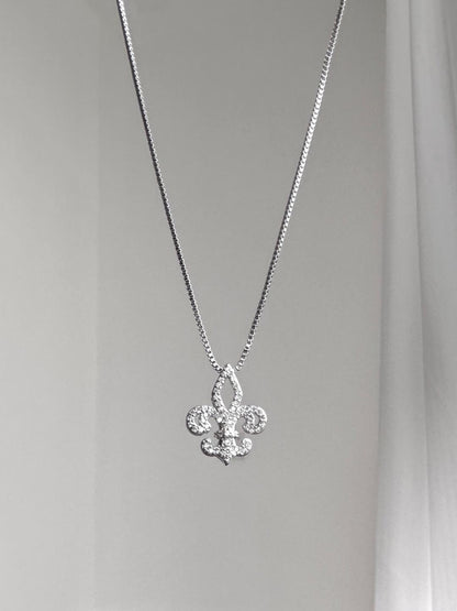 Florence Iris Necklace | Romantic Elegance & Timeless Beauty (Limited Edition)