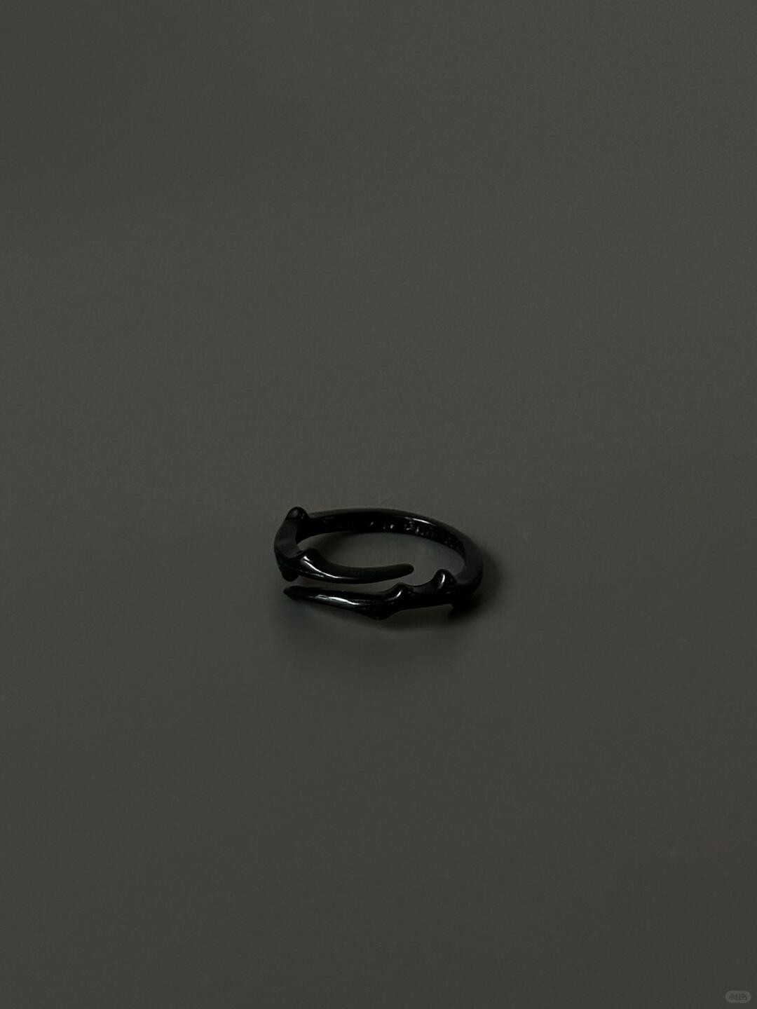 Venom Ring | Dark Fluidity & Bold Elegance (Limited Edition)