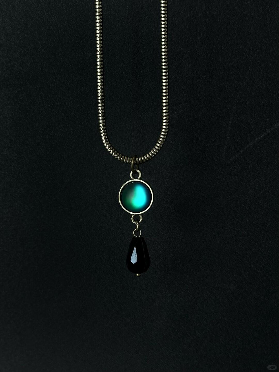 Akela Pūrṇ Necklace | Singular Wholeness Pendant (Limited Edition)