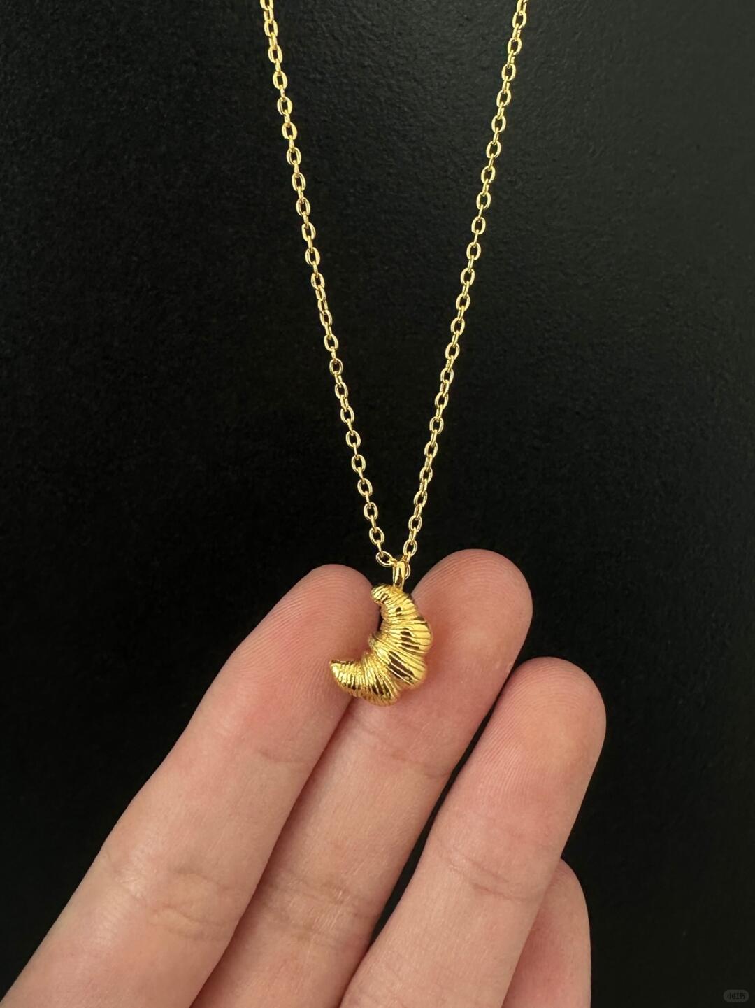 Croissant Necklace | Vintage Warmth & Cozy Elegance (Limited Edition)