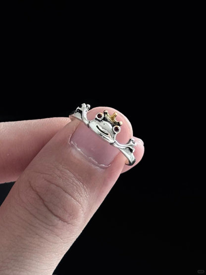 Crown’s Secret Key | Monarchical Gaze Statement Ring (Y2K Limited)