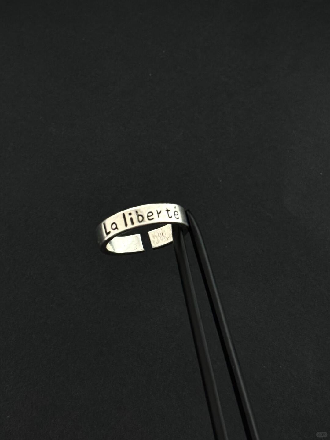 LA LIBERTÉ | Freedom & Truth Statement Ring (Y2K Limited)