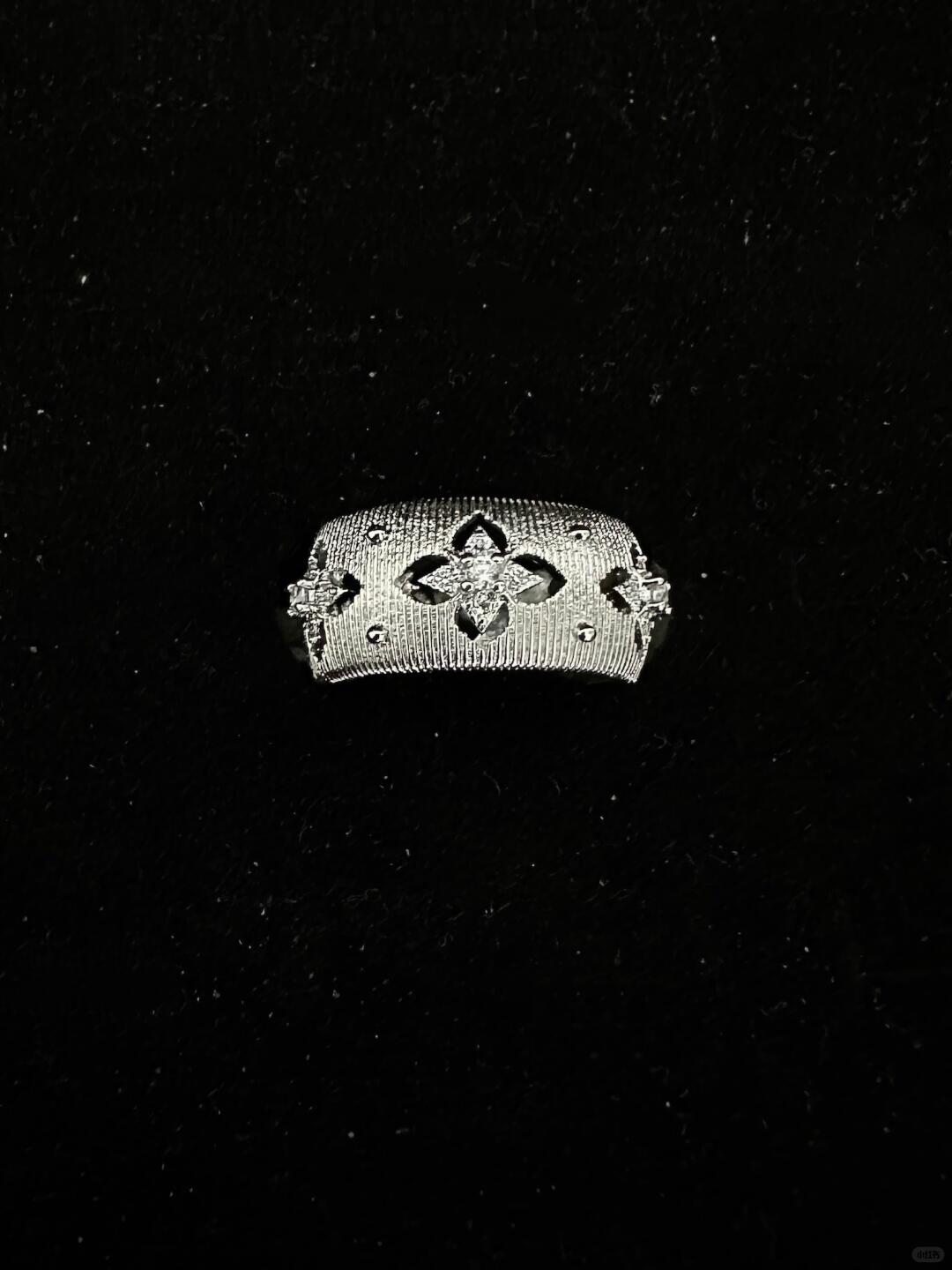 Flowers under the Moonlight Ring | Poetic Elegance & Lunar Design (Limited Edition)