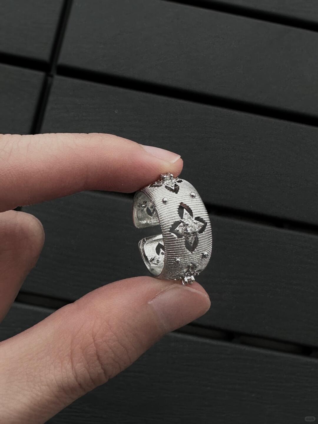 Flowers under the Moonlight Ring | Poetic Elegance & Lunar Design (Limited Edition)