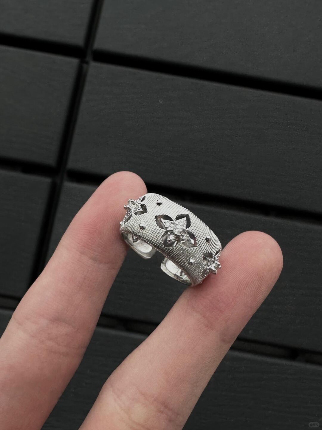 Flowers under the Moonlight Ring | Poetic Elegance & Lunar Design (Limited Edition)