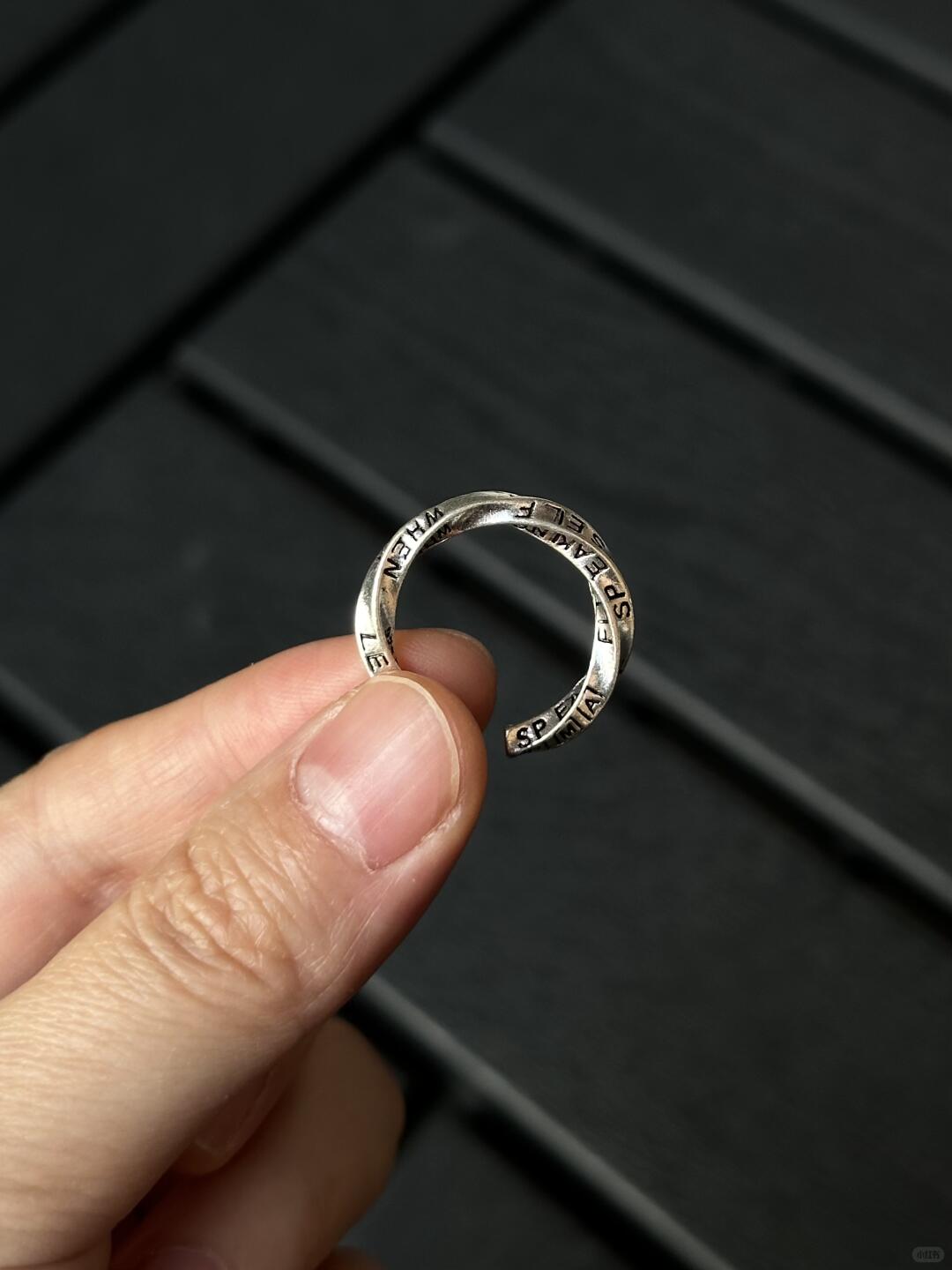 Let It Be | Möbius Strip Ring for Infinite Calm (Vintage Y2K)