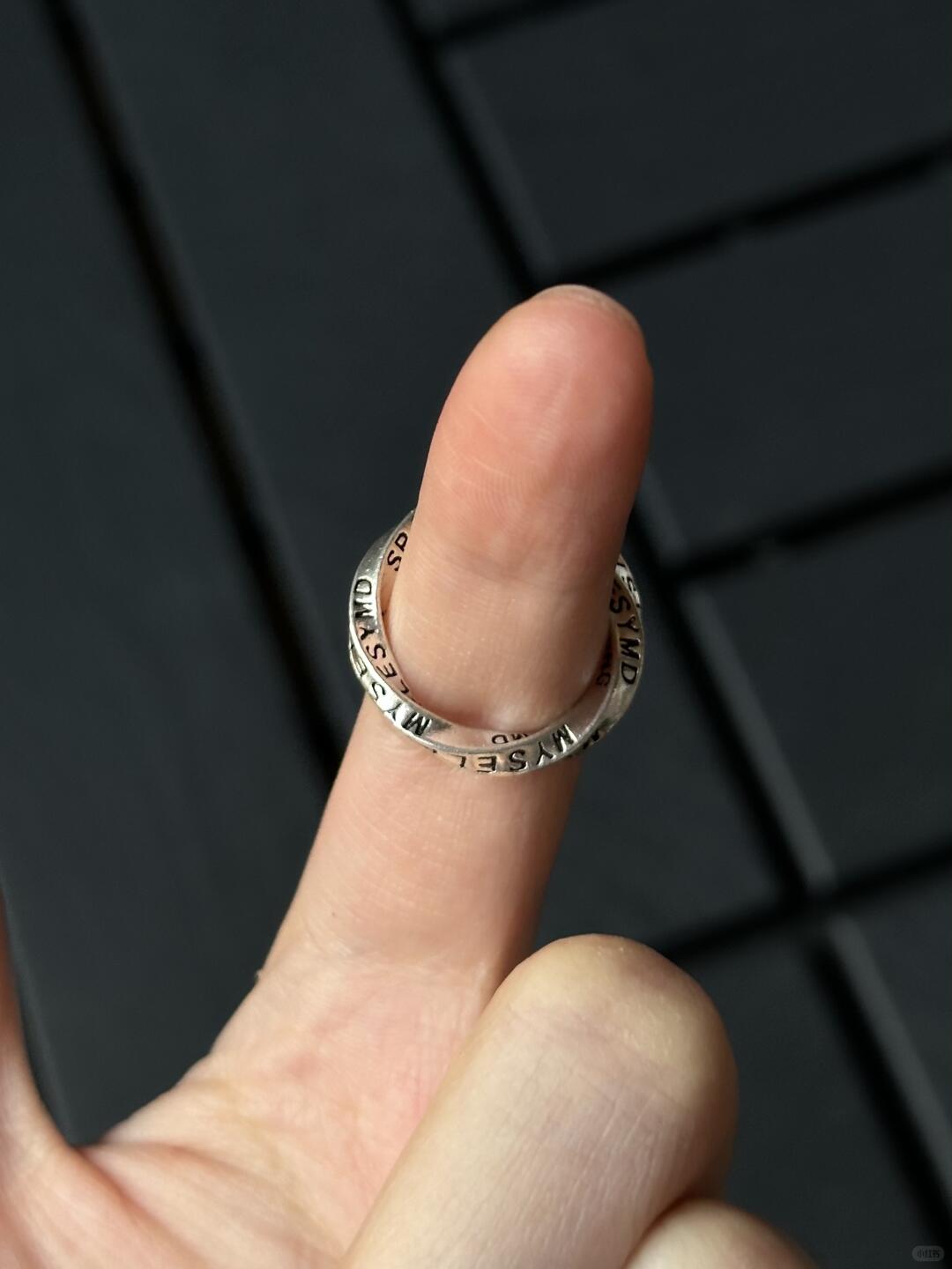 Let It Be | Möbius Strip Ring for Infinite Calm (Vintage Y2K)