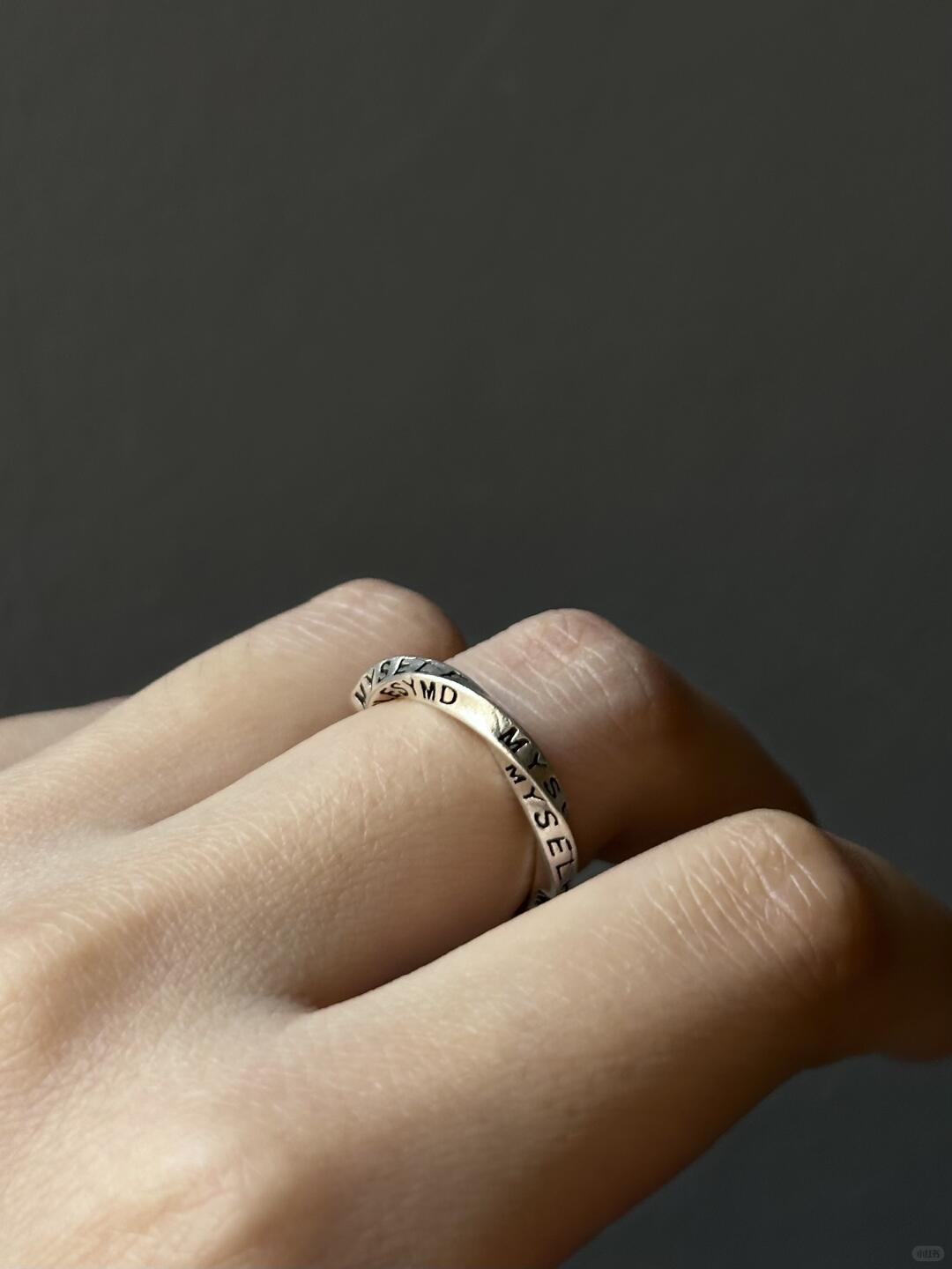 Let It Be | Möbius Strip Ring for Infinite Calm (Vintage Y2K)