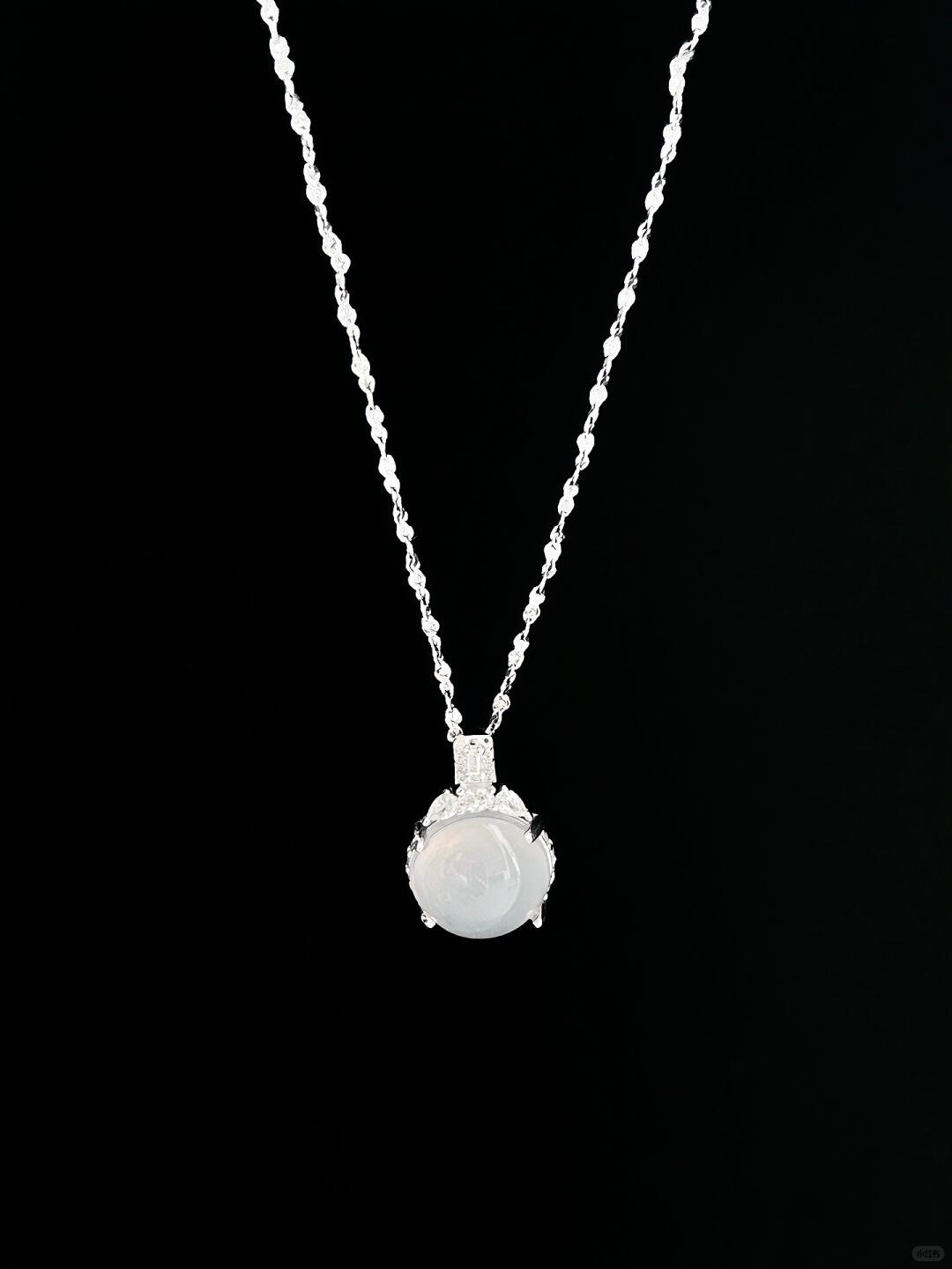 Limerence Necklace | Poetic Elegance & Lunar Design (Limited Edition)
